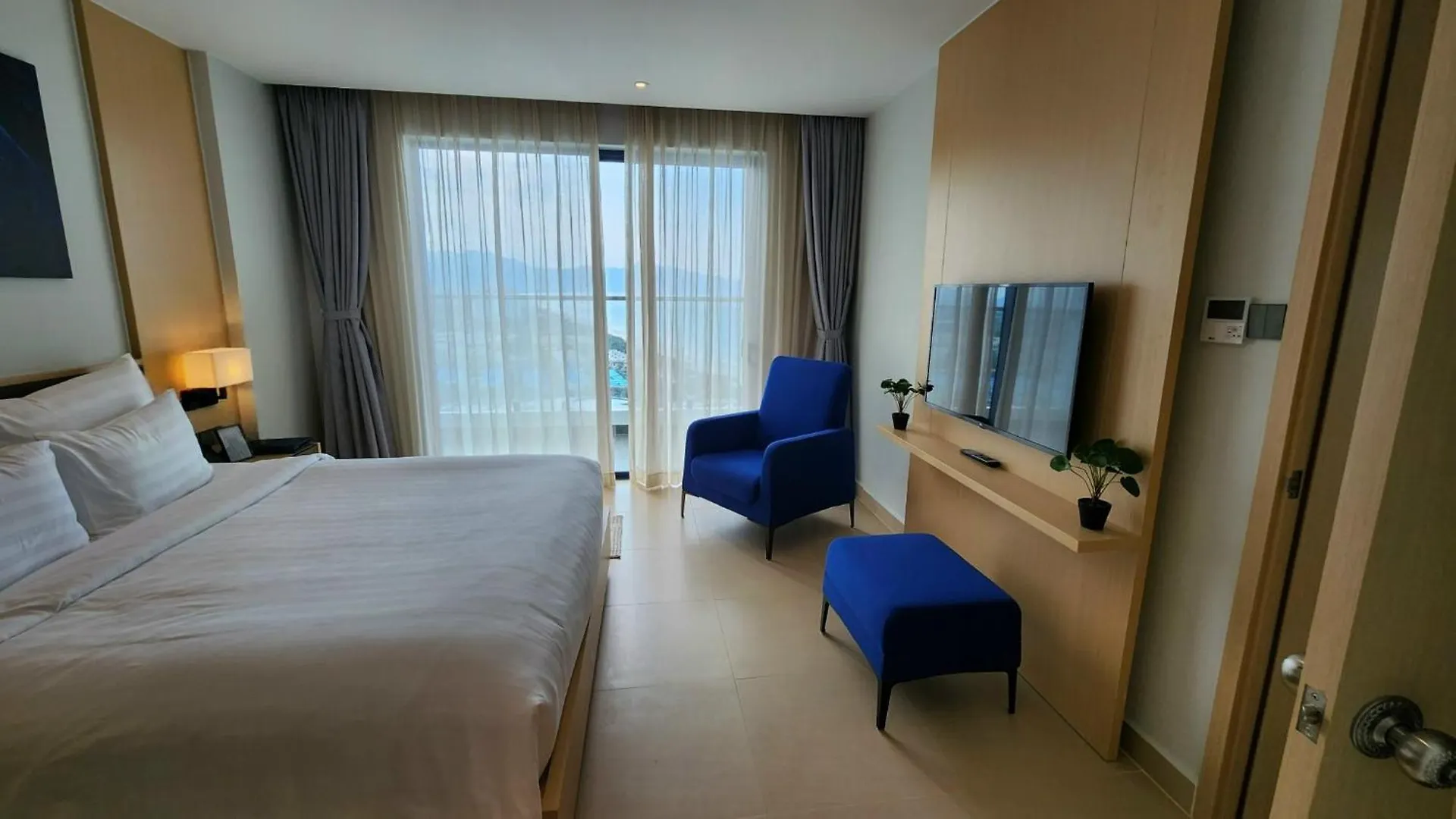 Seaview Cam Ranh Nha Trang Near Airporrt Aparthotel