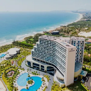 Aquamarine Beachfront & Resort